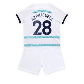 Chelsea Cesar Azpilicueta #28 babykläder Bortatröja barn 2022-23 Korta ärmar (+ Korta byxor)